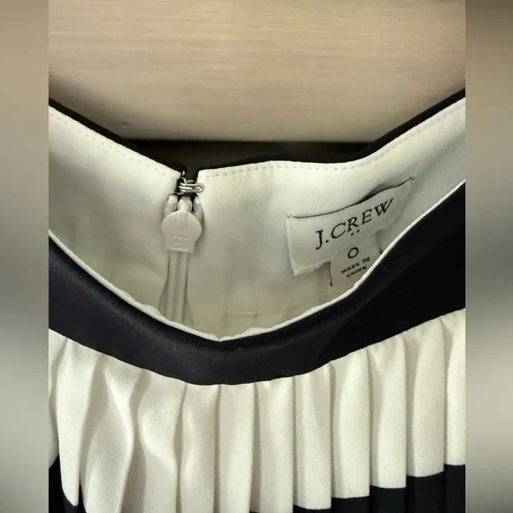 J. Crew Navy and White Striped Pleated Maxi Skirt, beautiful and classy - Picture 5 of 7